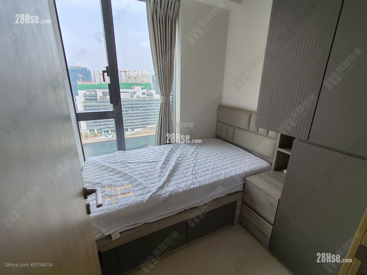 One Victoria Sell 3 Bedrooms , 2 Bathrooms 656 ft²