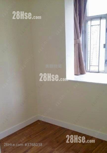 Kwai Fong Terrace Sell 2 Bedrooms , 1 Bathroom 415 ft²