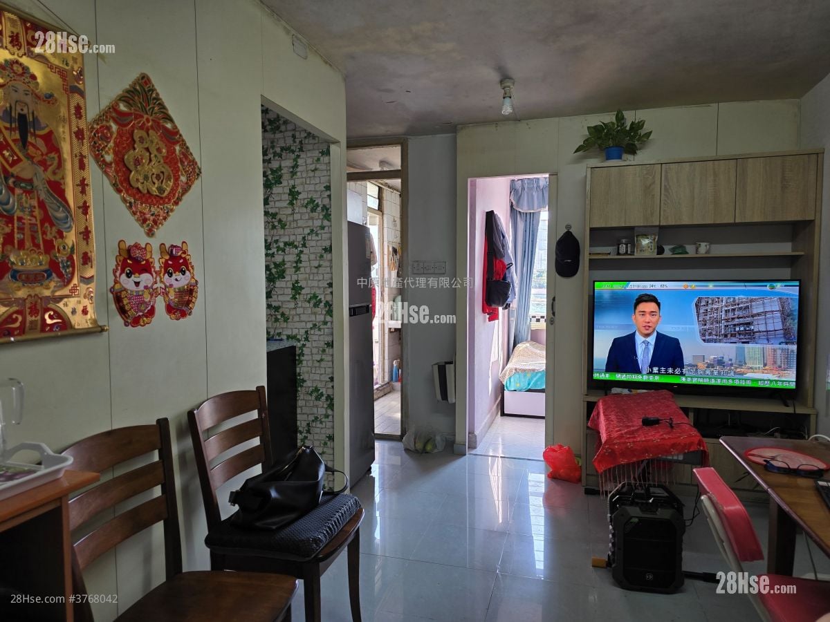 长安邨 售盘 2 房 , 1 浴室 366 平方尺