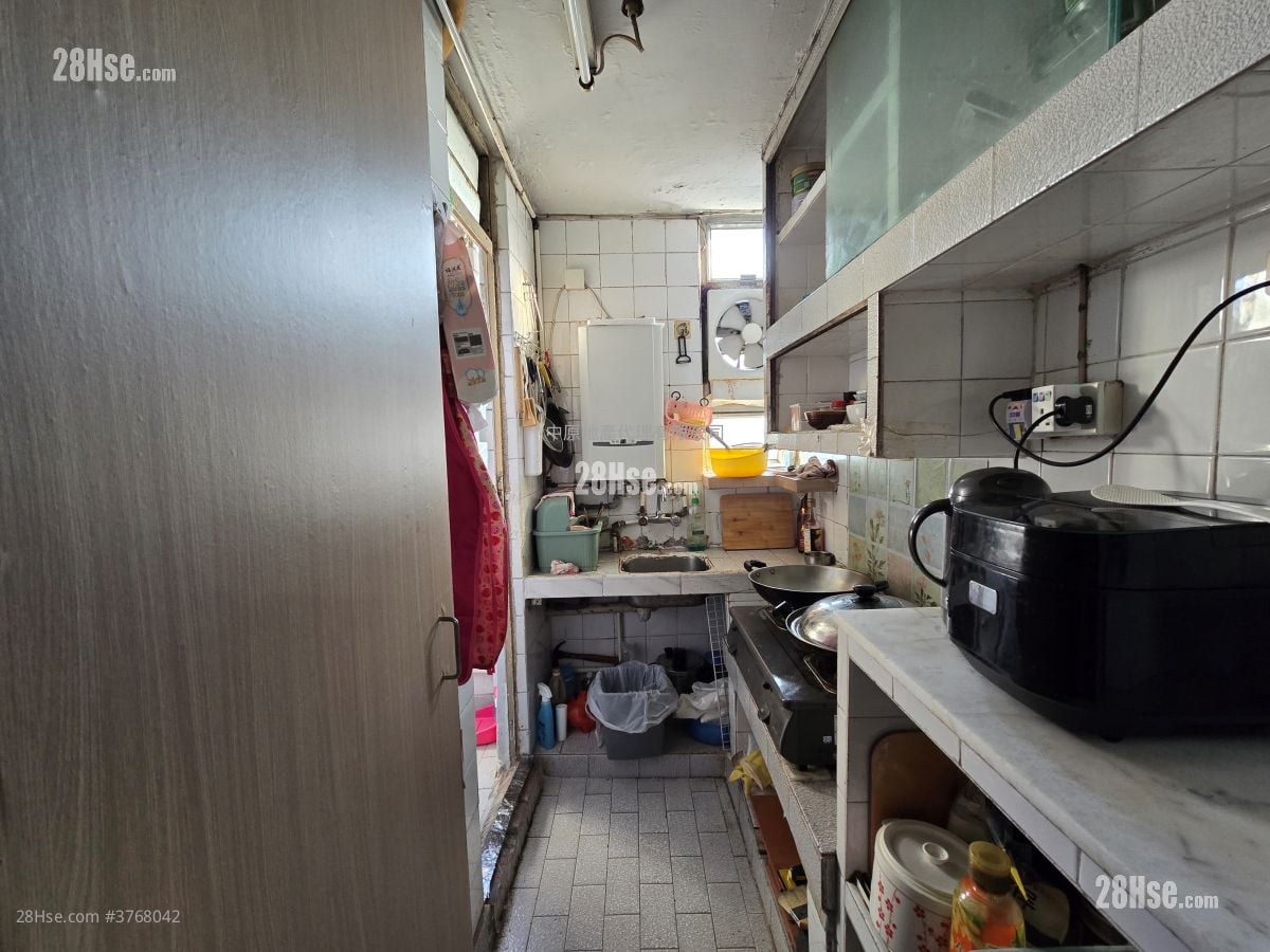 长安邨 售盘 2 房 , 1 浴室 366 平方尺