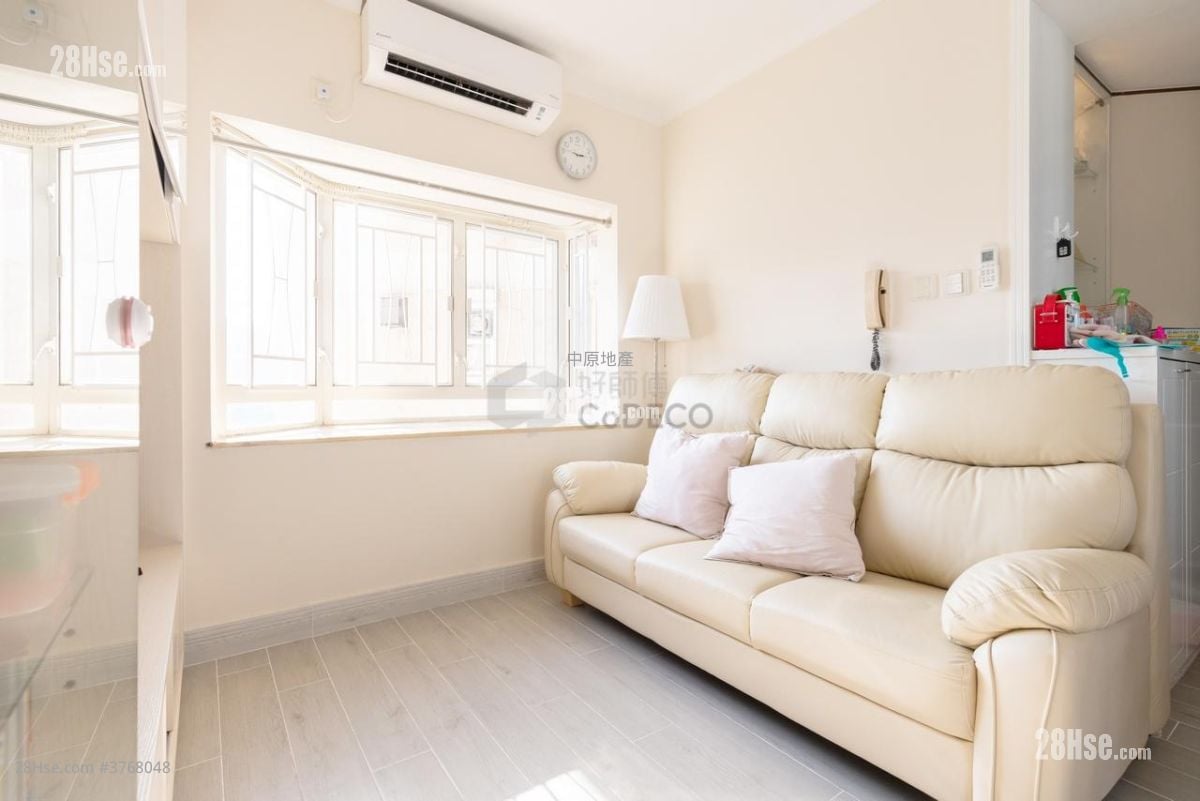 Waterside Plaza Sell 3 Bedrooms , 1 Bathroom 547 ft²