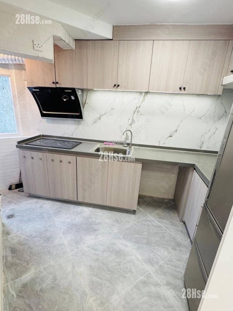 Siu On Court Sell 2 Bedrooms 563 ft²