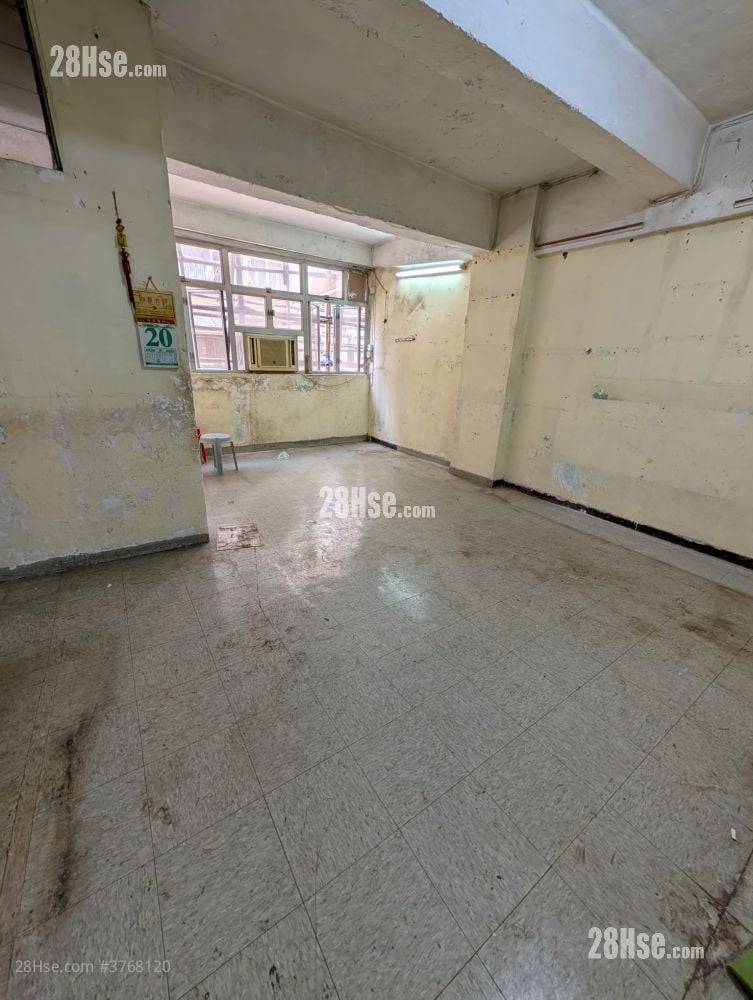 Kiu Fuk Building Sell 2 Bedrooms , 1 Bathroom 375 ft²