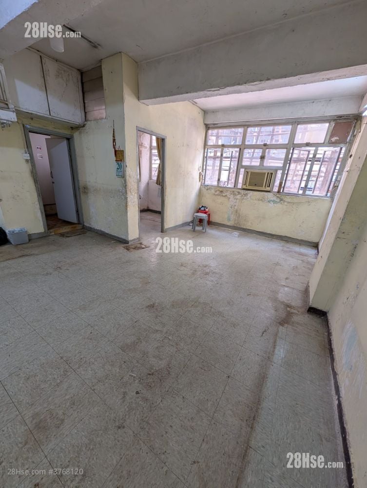 Kiu Fuk Building Sell 2 Bedrooms , 1 Bathroom 375 ft²