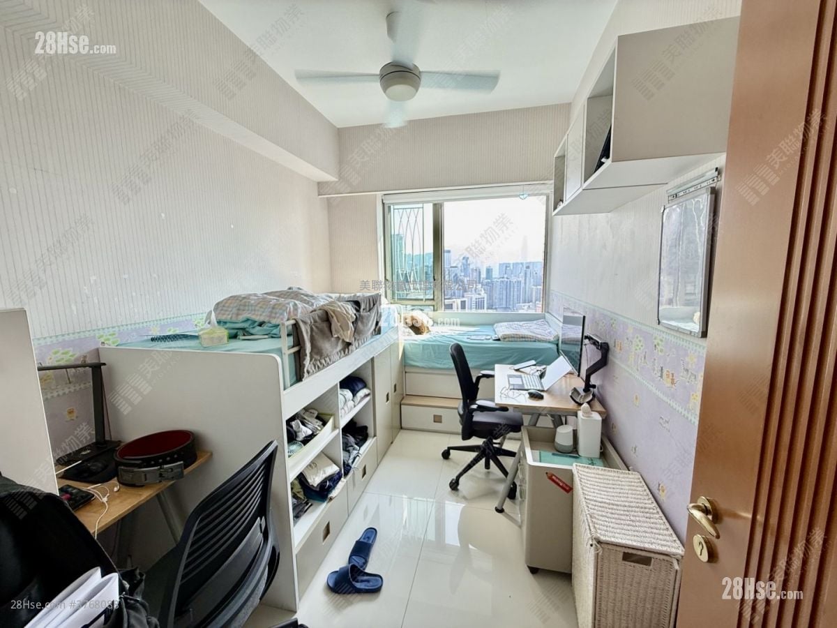 君颐峰 售盘 3 房 1,074 平方尺