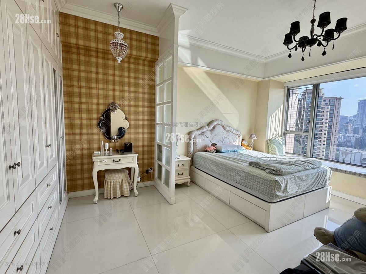 君颐峰 售盘 3 房 1,074 平方尺