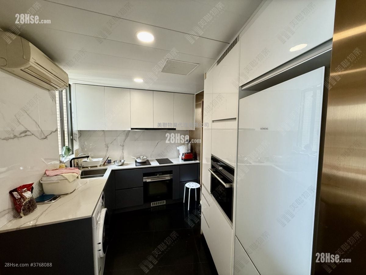 君颐峰 售盘 3 房 1,074 平方尺