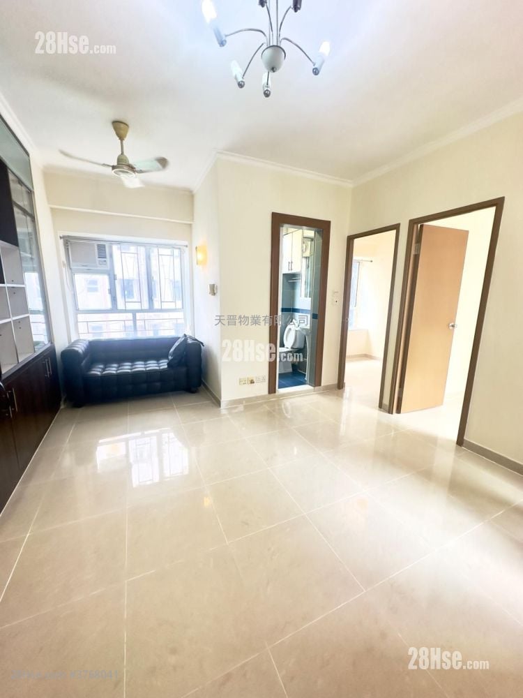 Pau Chung Building Sell 2 Bedrooms , 1 Bathroom 347 ft²