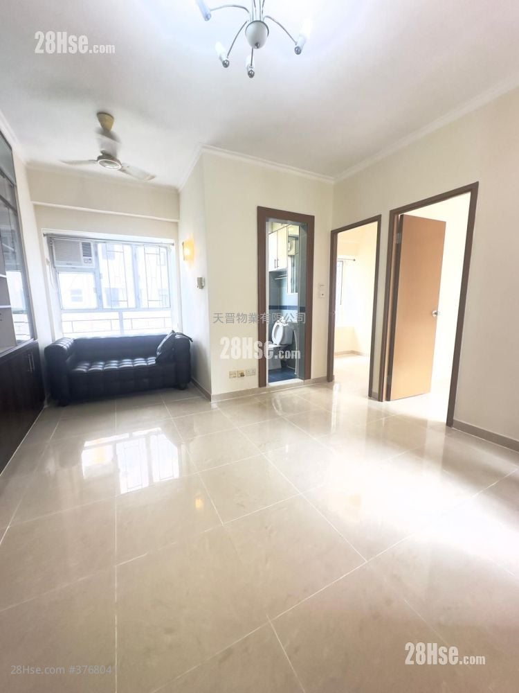 Pau Chung Building Sell 2 Bedrooms , 1 Bathroom 347 ft²