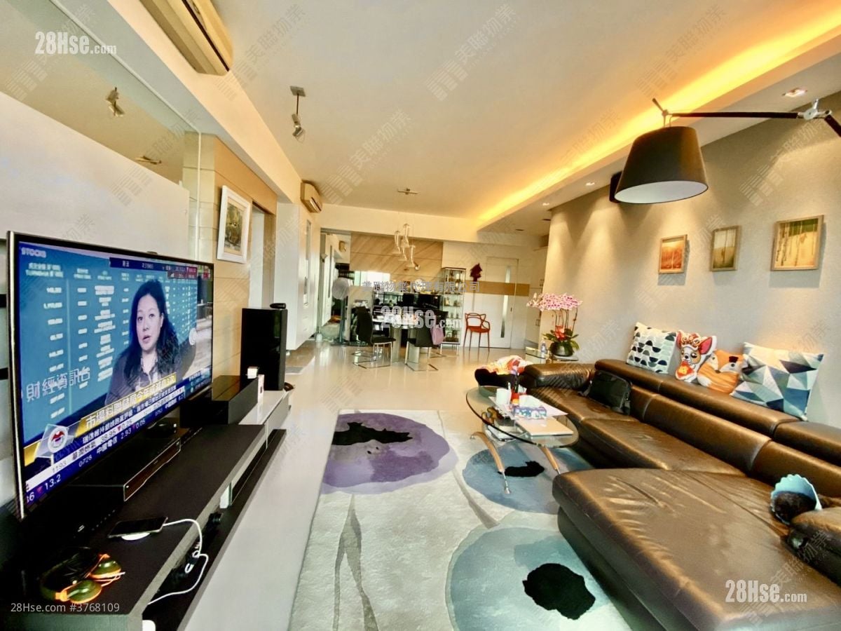 Parc Palais Sell 3 Bedrooms 1,341 ft²