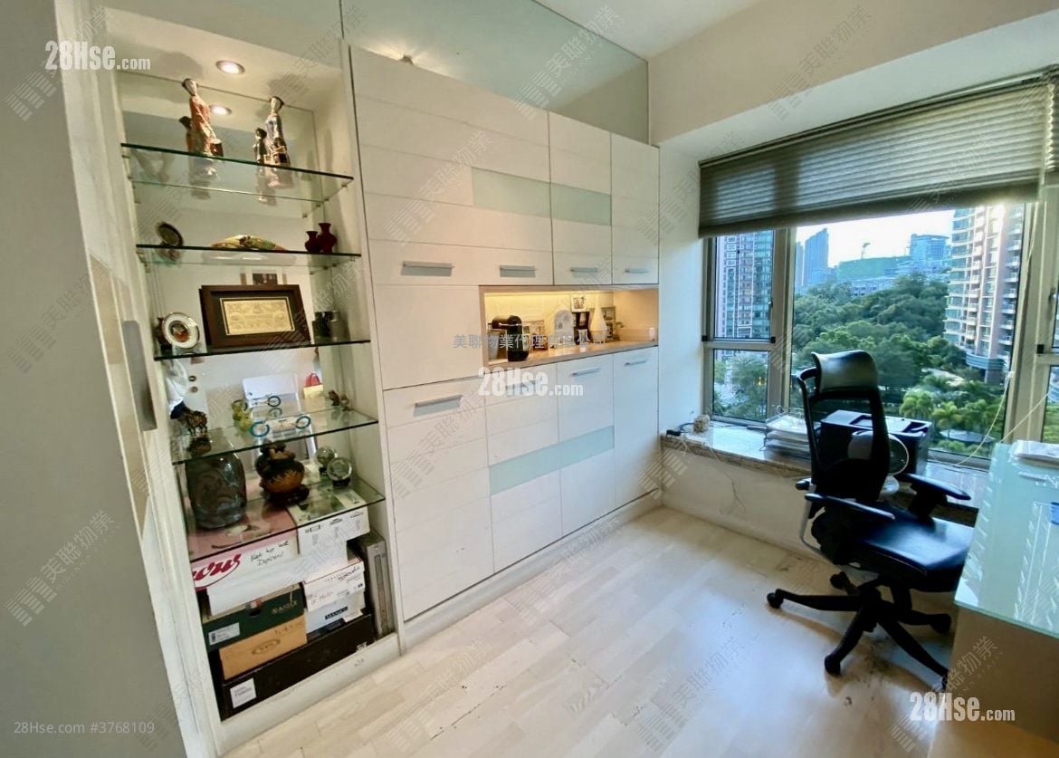 Parc Palais Sell 3 Bedrooms 1,341 ft²