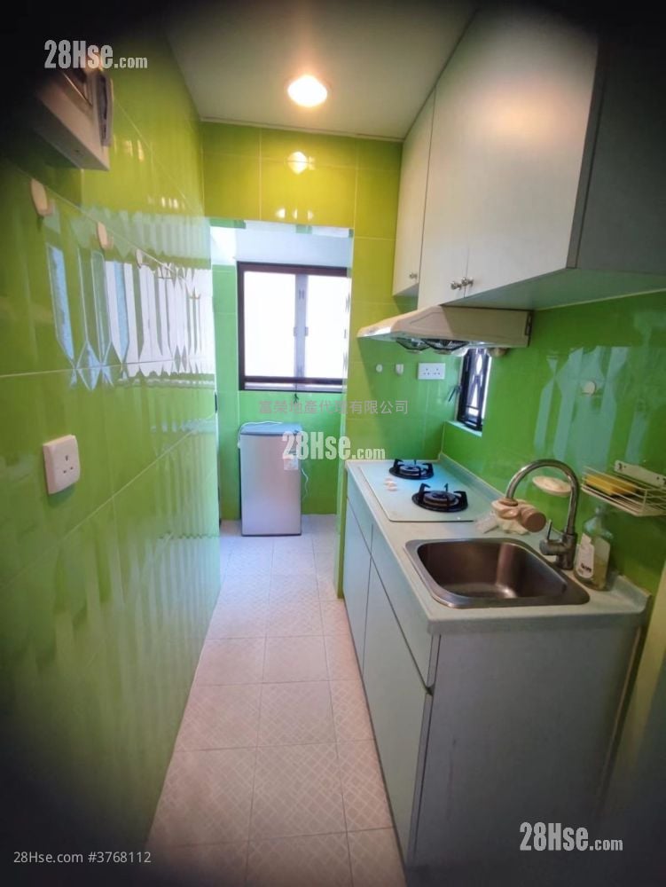 Tak Yue Mansion Sell 2 Bedrooms , 1 Bathroom 315 ft²