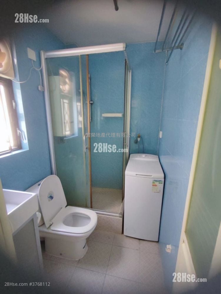 Tak Yue Mansion Sell 2 Bedrooms , 1 Bathroom 315 ft²