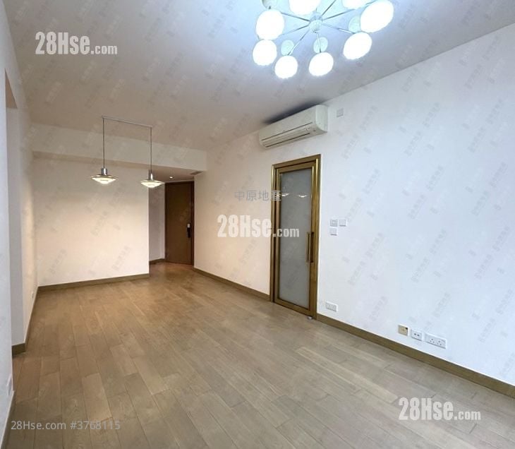 One Homantin Sell 4 Bedrooms 975 ft²