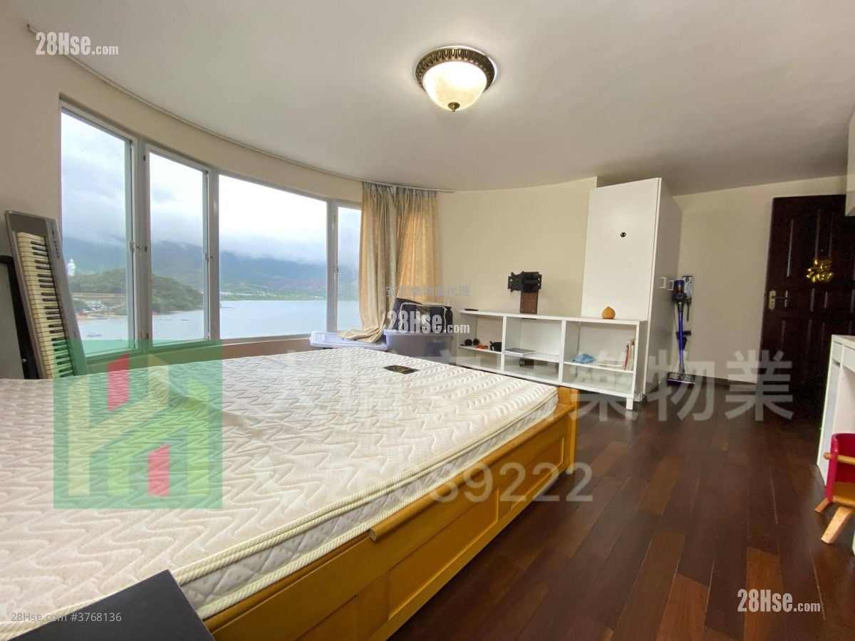 Village Sell 4 Bedrooms , 3 Bathrooms 2,100 ft²