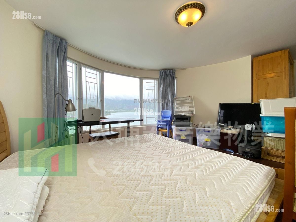 Village Sell 4 Bedrooms , 3 Bathrooms 2,100 ft²