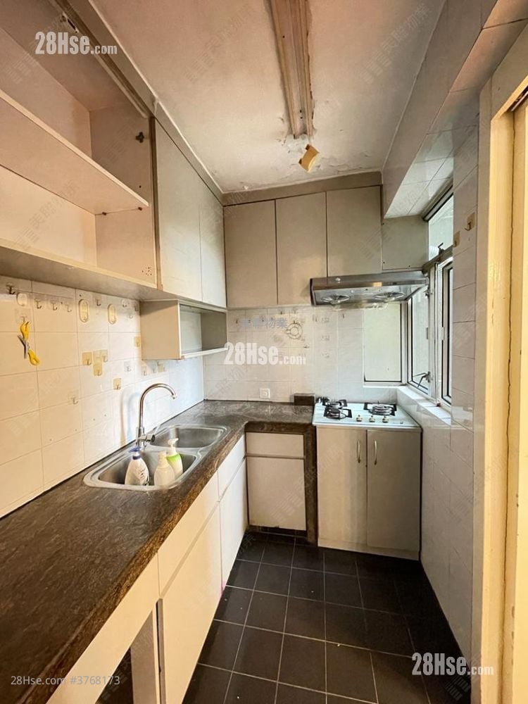 Sceneway Garden Sell 3 Bedrooms , 2 Bathrooms 720 ft²