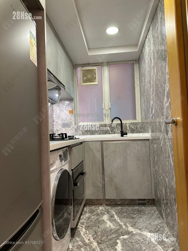 Harbour Green Sell 2 Bedrooms , 1 Bathroom 516 ft²