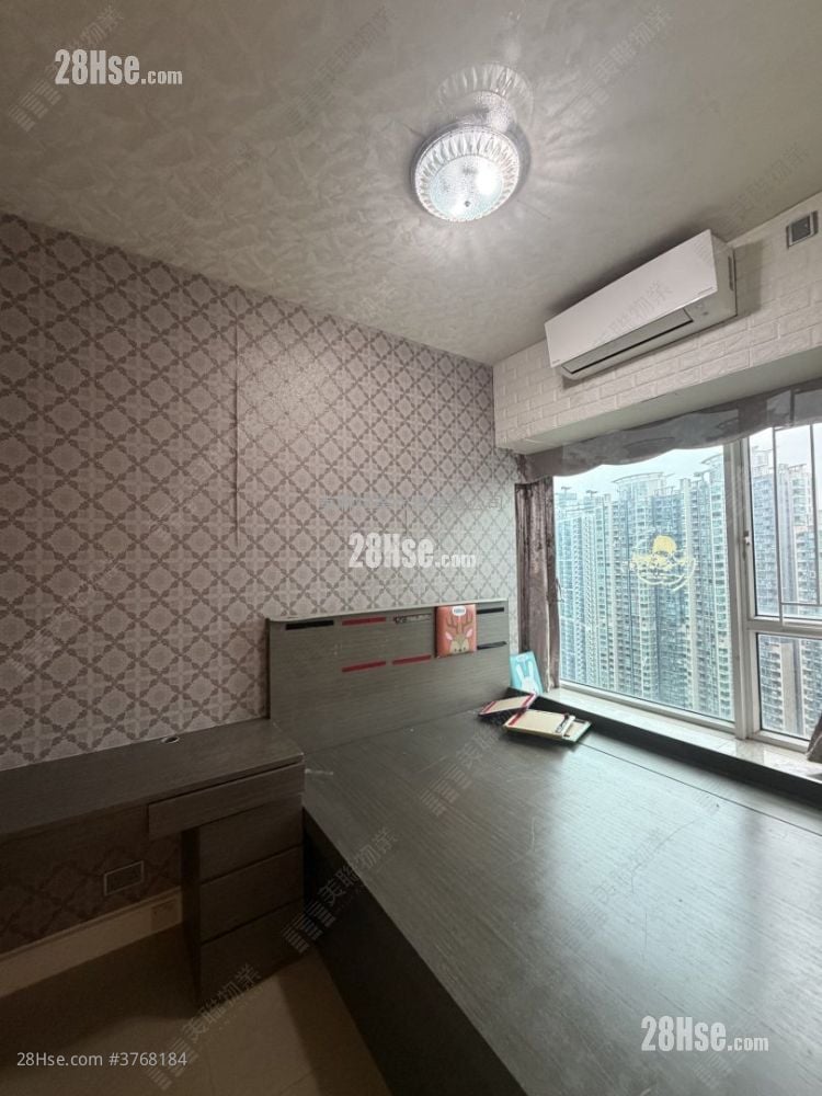 The Capitol Sell 4 Bedrooms , 2 Bathrooms 713 ft²