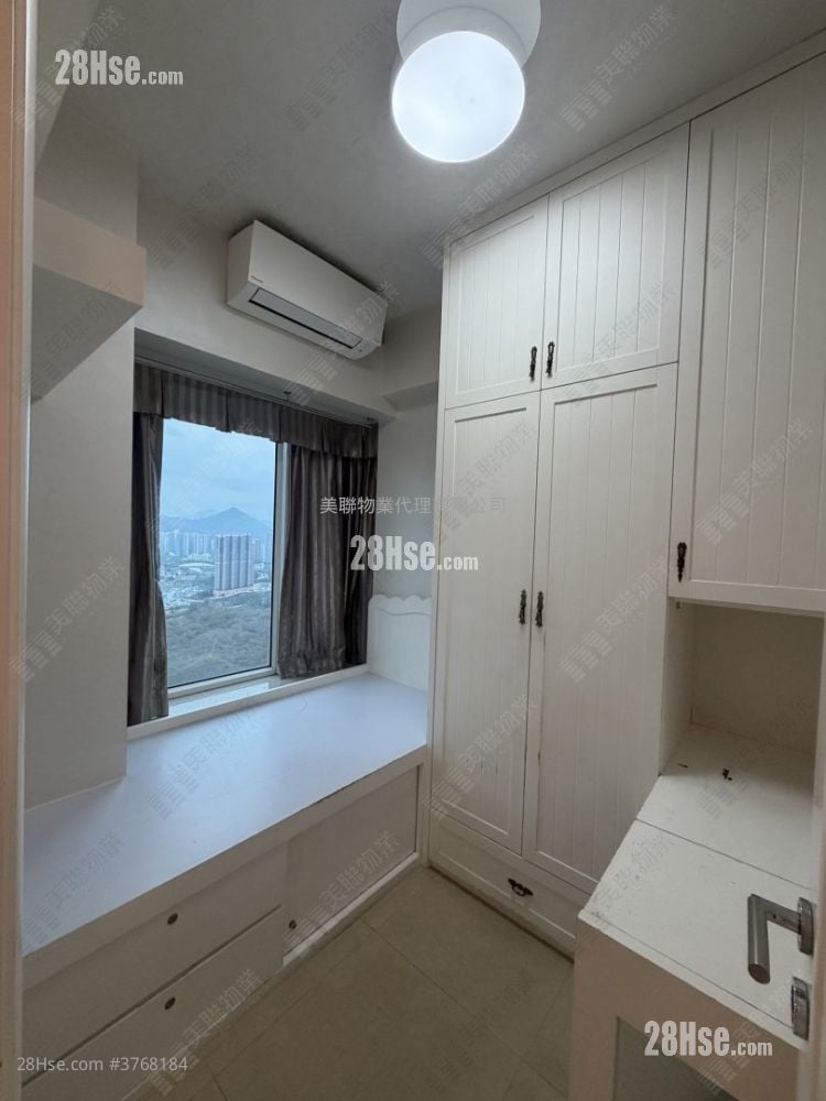 The Capitol Sell 4 Bedrooms , 2 Bathrooms 713 ft²