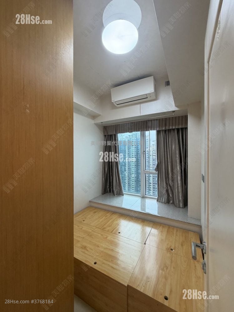 The Capitol Sell 4 Bedrooms , 2 Bathrooms 713 ft²