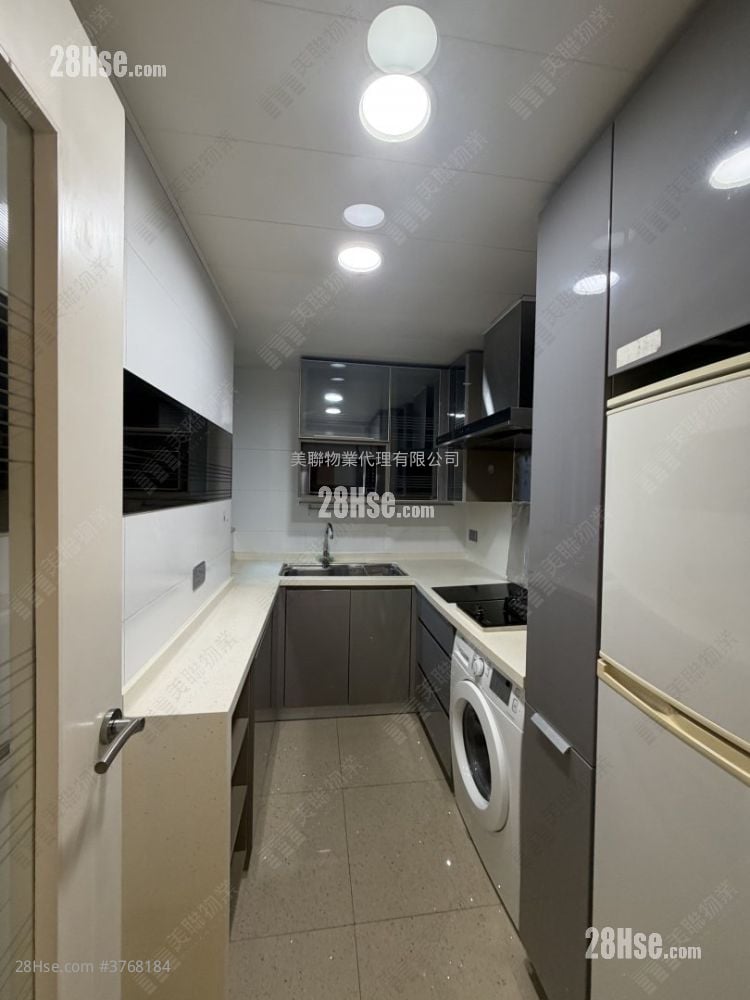 The Capitol Sell 4 Bedrooms , 2 Bathrooms 713 ft²