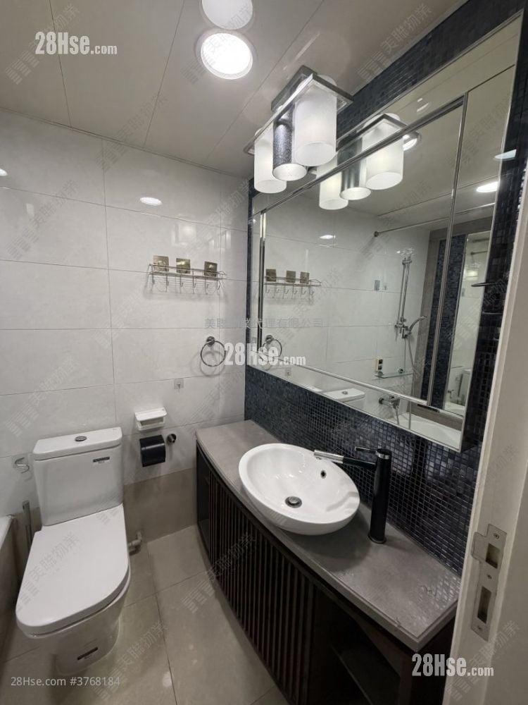 The Capitol Sell 4 Bedrooms , 2 Bathrooms 713 ft²