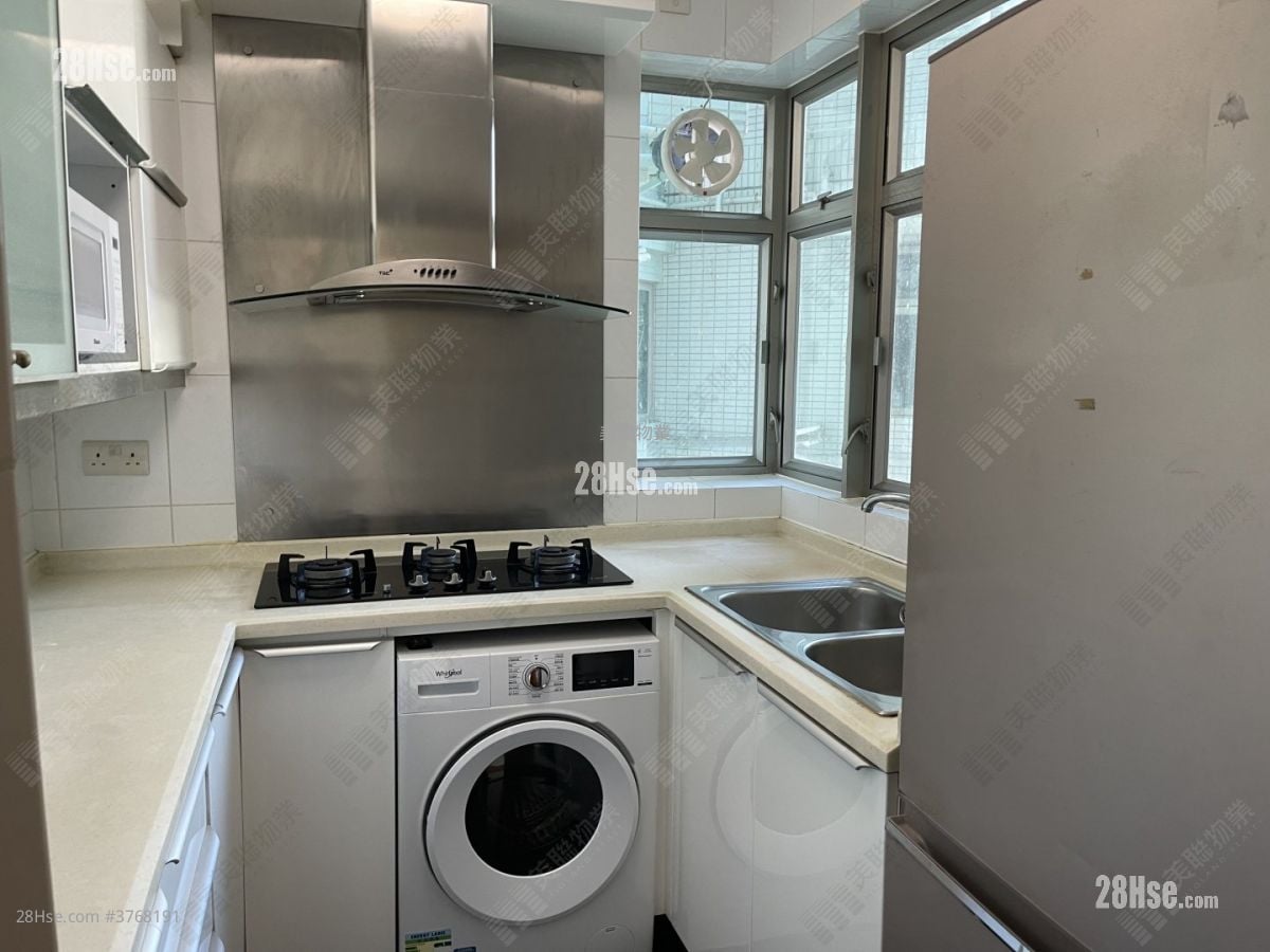 Sham Wan Towers Sell 3 Bedrooms 579 ft²