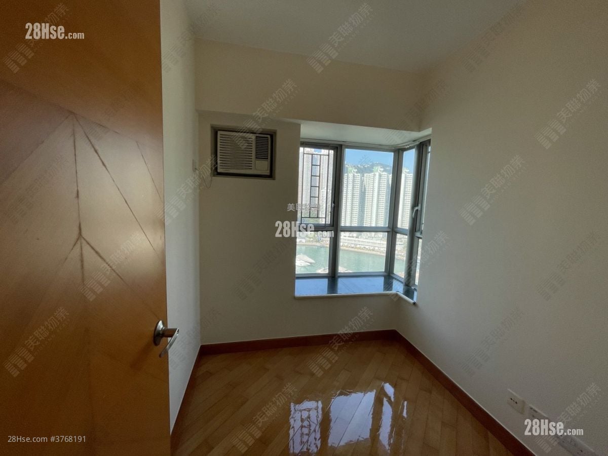 Sham Wan Towers Sell 3 Bedrooms 579 ft²