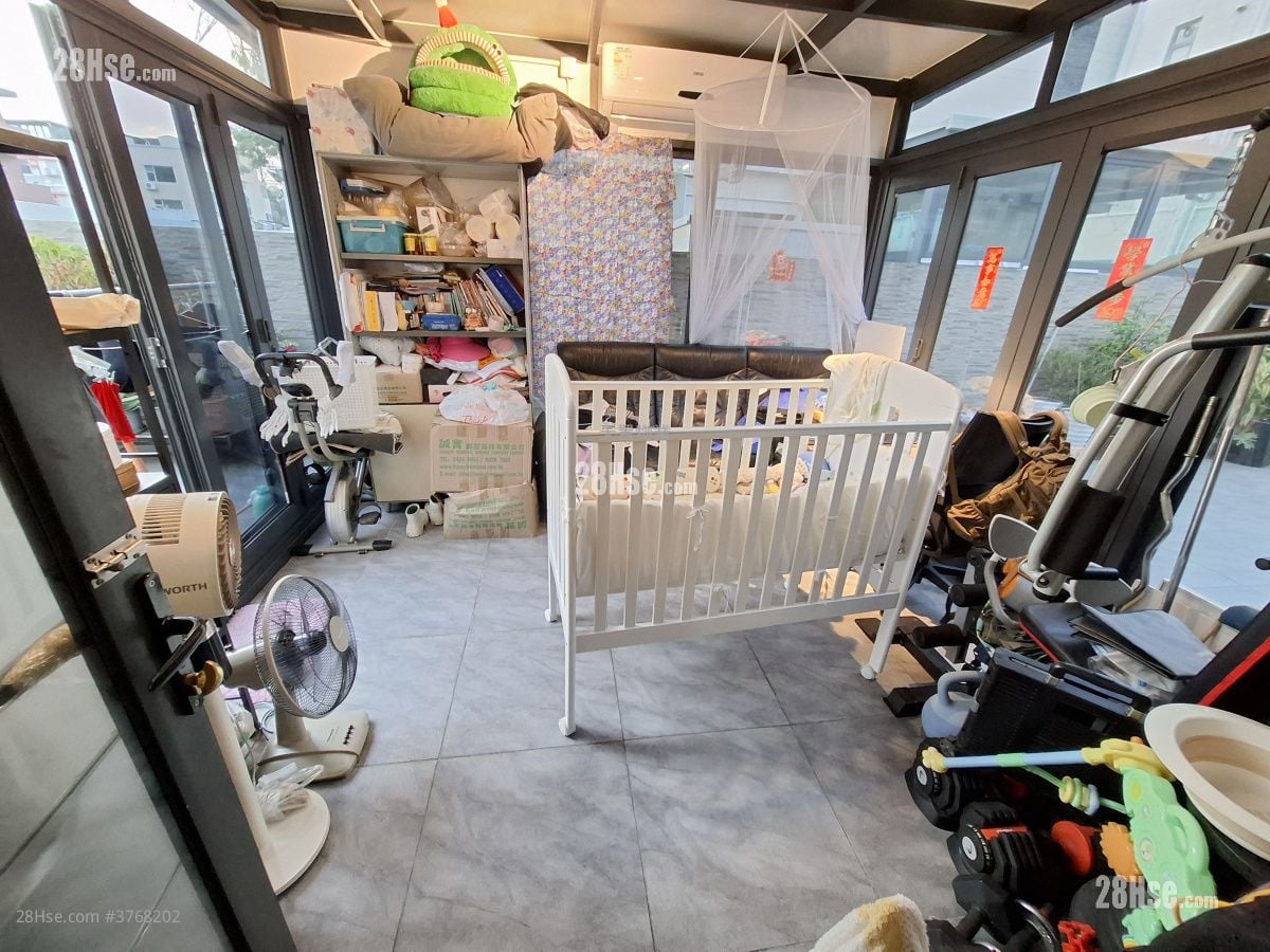 Sun Fung Wai Sell 5+ Bedrooms , 3 Bathrooms 1,400 ft²