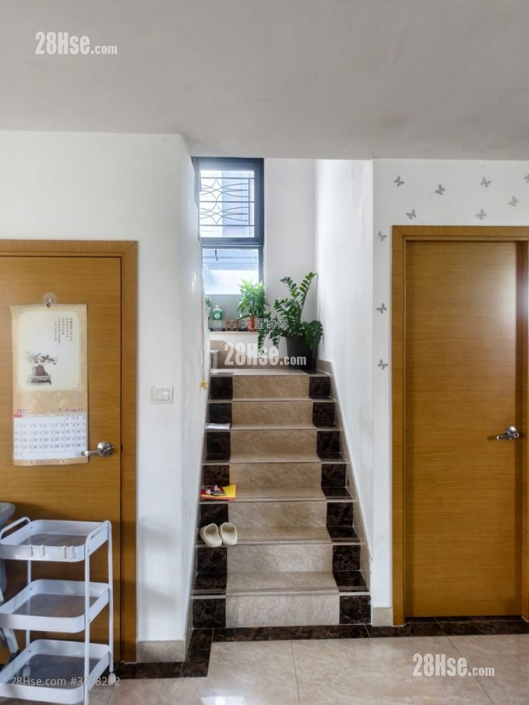 Sun Fung Wai Sell 5+ Bedrooms , 3 Bathrooms 1,400 ft²