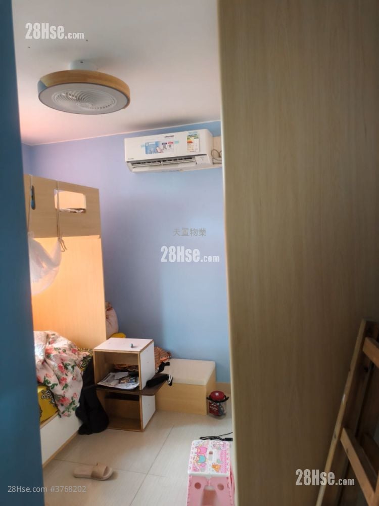 Sun Fung Wai Sell 5+ Bedrooms , 3 Bathrooms 1,400 ft²