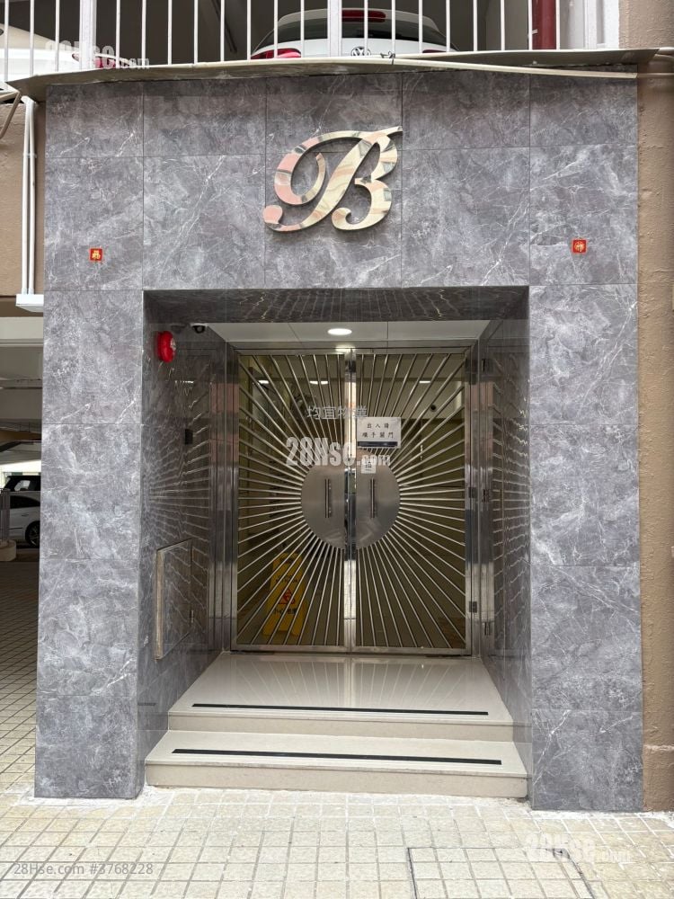 Nam Hong Building Sell 950 ft²