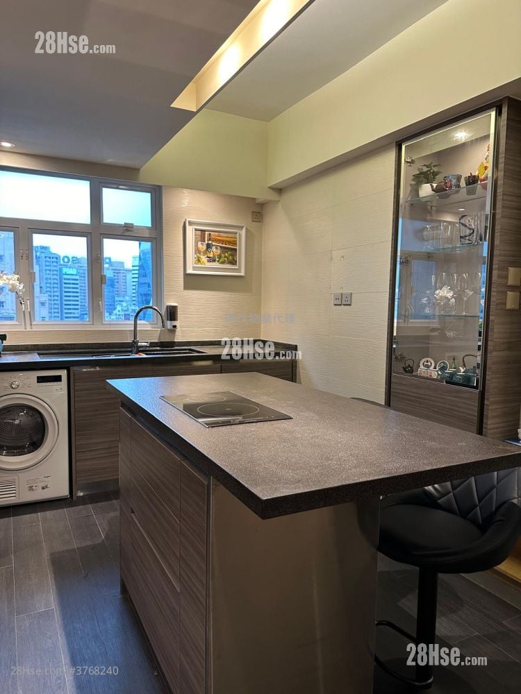 Yue King Building Sell 1 Bedroom , 1 Bathroom 678 ft²