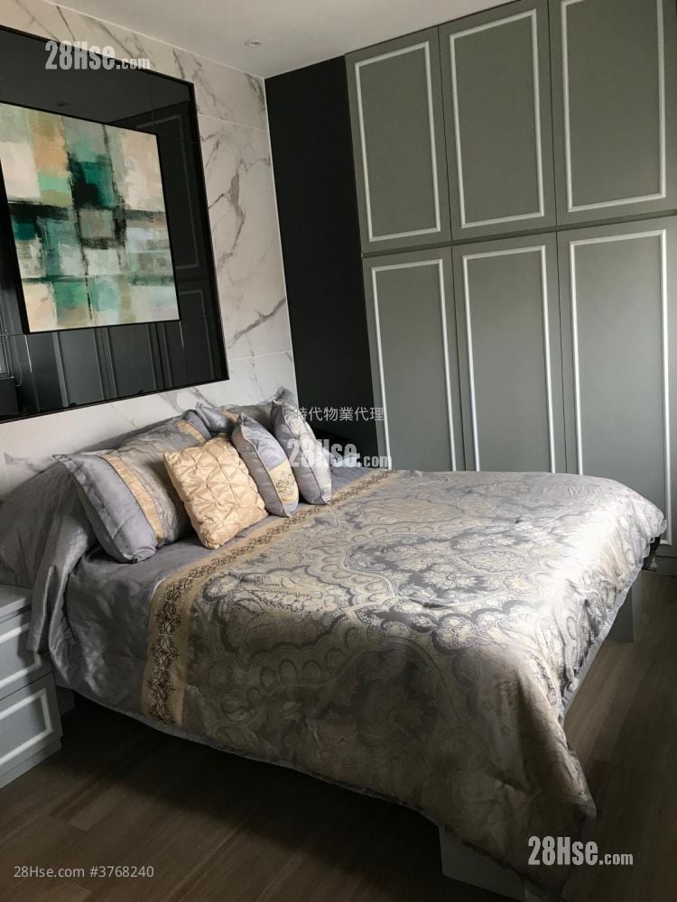 Yue King Building Sell 1 Bedroom , 1 Bathroom 678 ft²