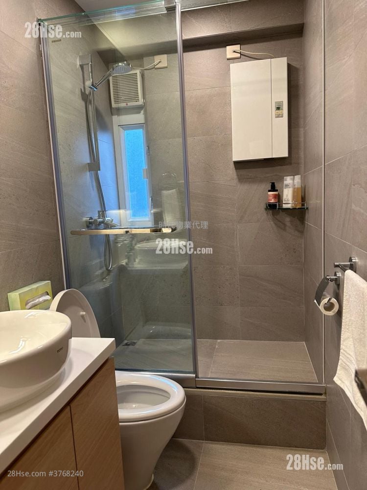 Yue King Building Sell 1 Bedroom , 1 Bathroom 678 ft²