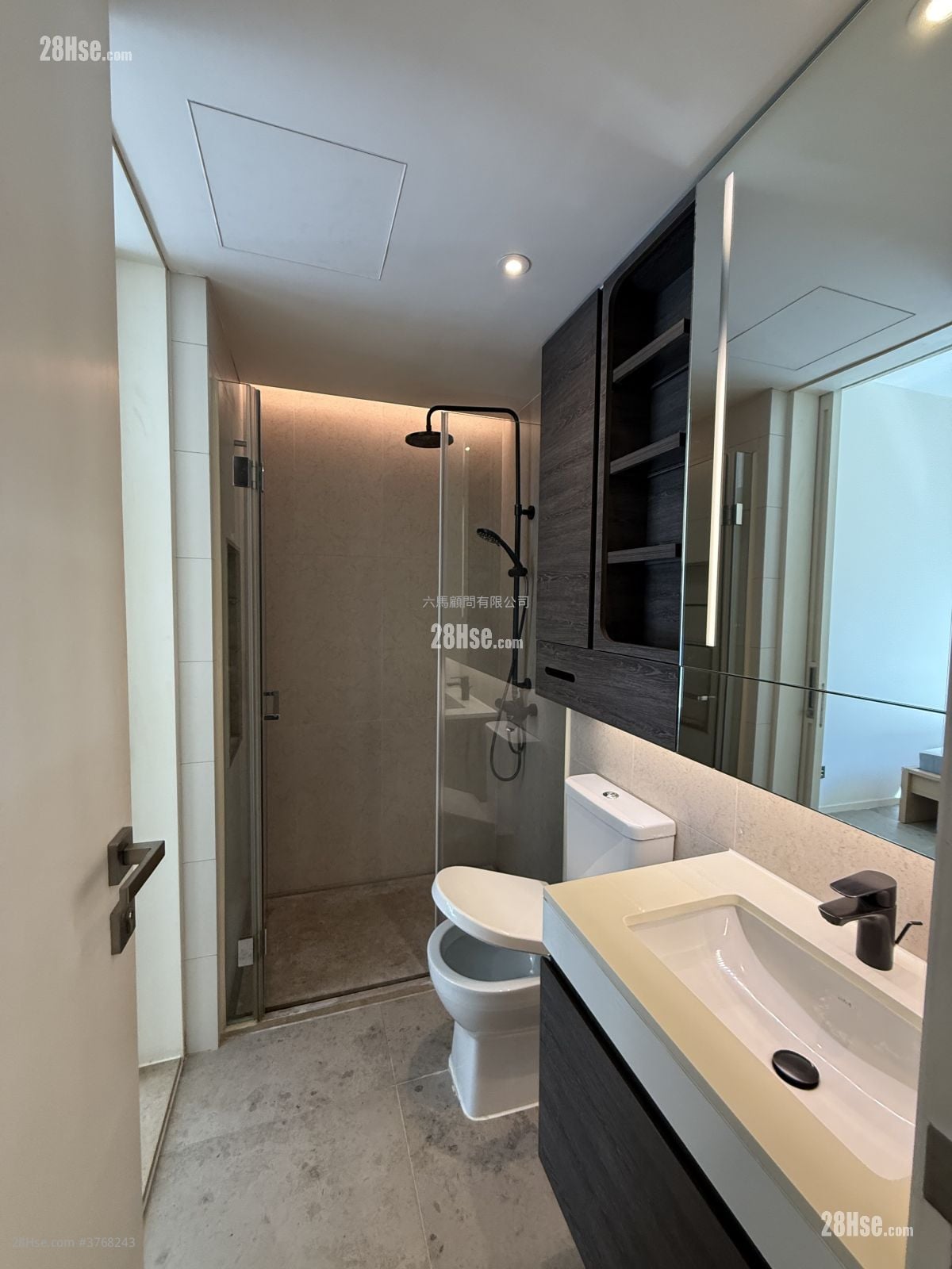 瑧璈 租盘 1 房 , 1 浴室 346 平方尺