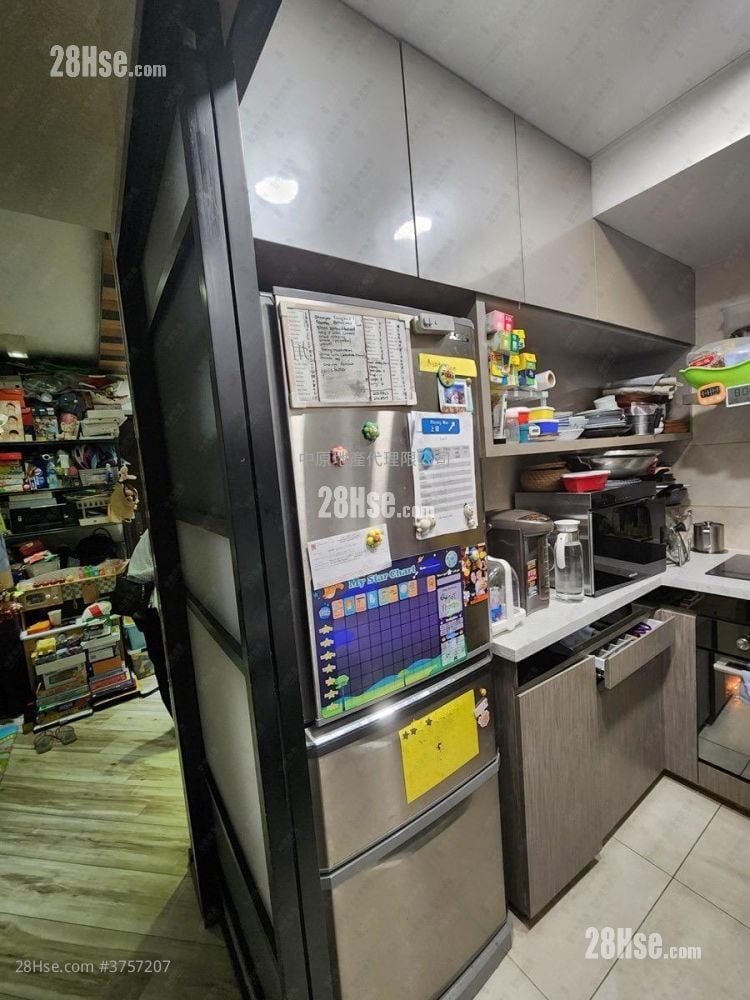 Waterside Plaza Sell 3 Bedrooms , 1 Bathroom 572 ft²