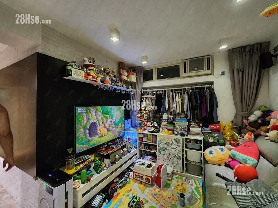 Waterside Plaza Sell 3 Bedrooms , 1 Bathroom 572 ft²