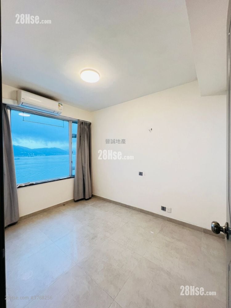 Hong Kong Garden Sell 561 ft²