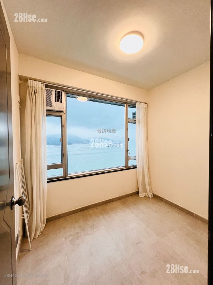 Hong Kong Garden Sell 561 ft²