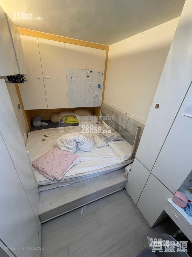 May Shing Court Sell 1 Bedroom , 1 Bathroom 351 ft²