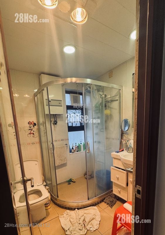 Lung Tang Court Sell 4 Bedrooms , 3 Bathrooms 1,943 ft²