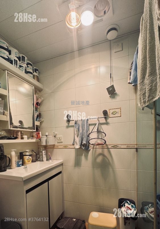 Lung Tang Court Sell 4 Bedrooms , 3 Bathrooms 1,943 ft²