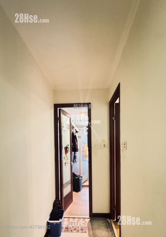 Lung Tang Court Sell 4 Bedrooms , 3 Bathrooms 1,943 ft²