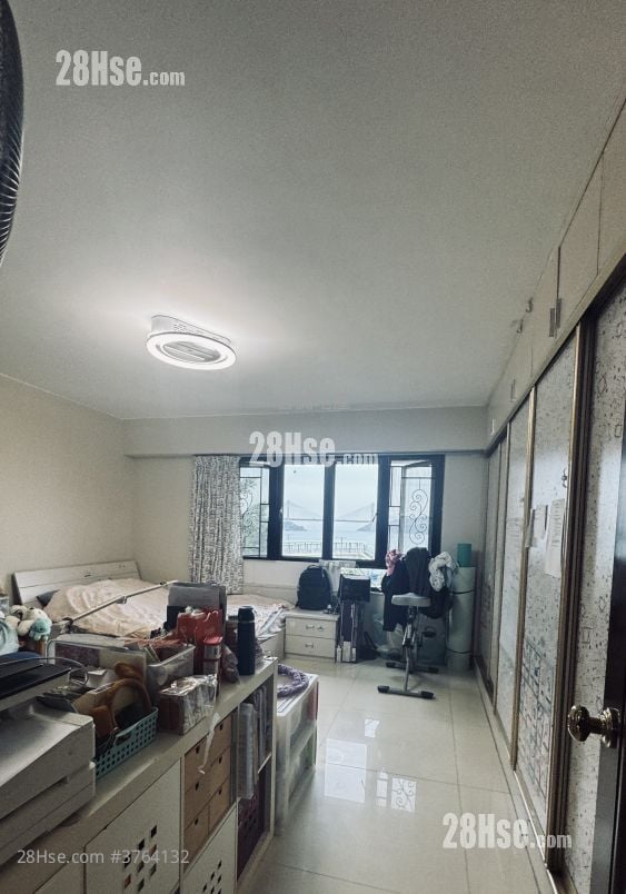 Lung Tang Court Sell 4 Bedrooms , 3 Bathrooms 1,943 ft²