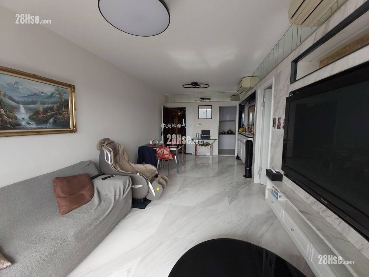 Emerald Green Sell 4 Bedrooms , 3 Bathrooms 1,102 ft²