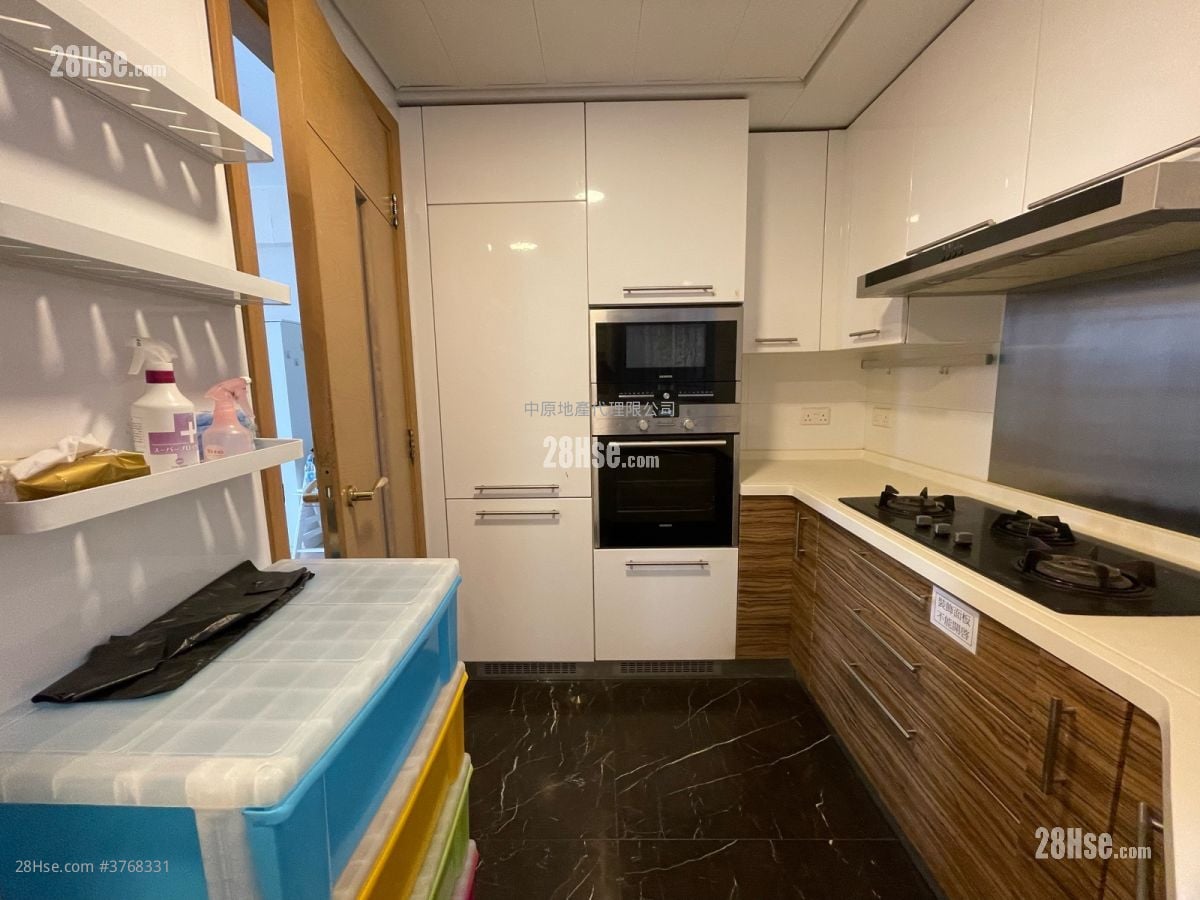 Emerald Green Sell 4 Bedrooms , 3 Bathrooms 1,102 ft²