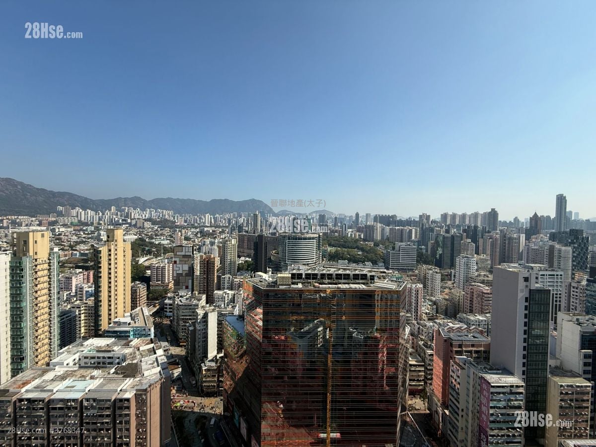 Cite 33 Sell 3 Bedrooms , 3 Bathrooms 1,232 ft²