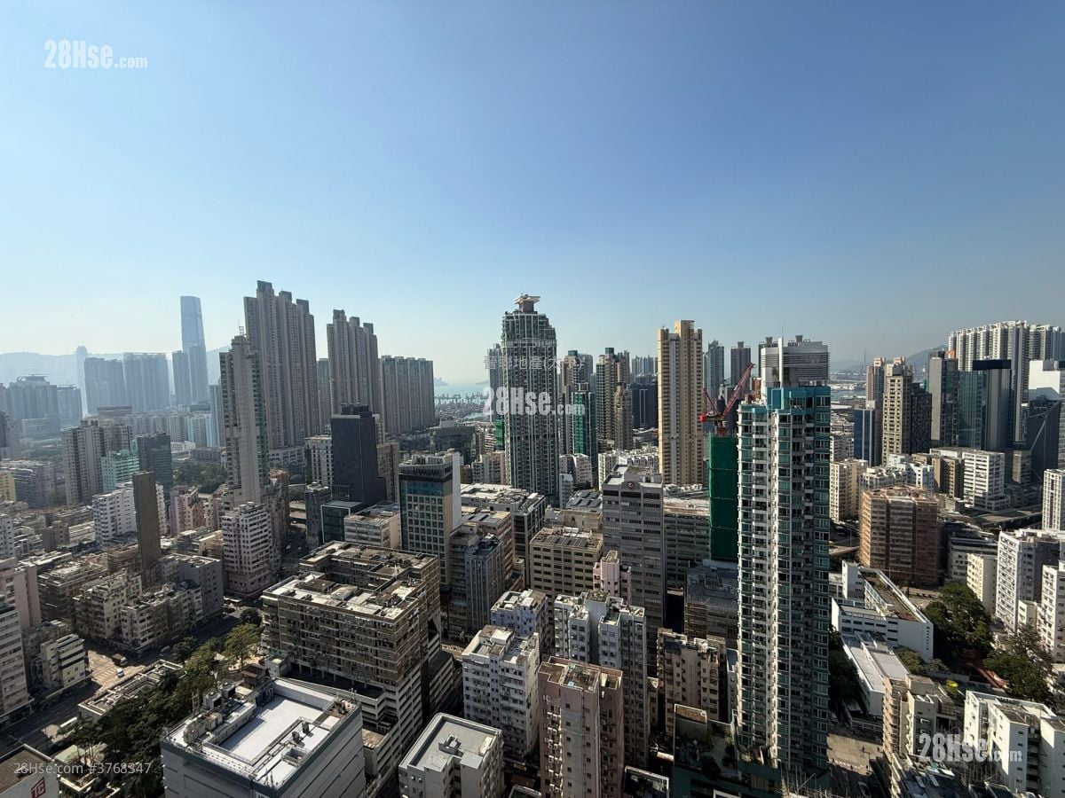 Cite 33 Sell 3 Bedrooms , 3 Bathrooms 1,232 ft²